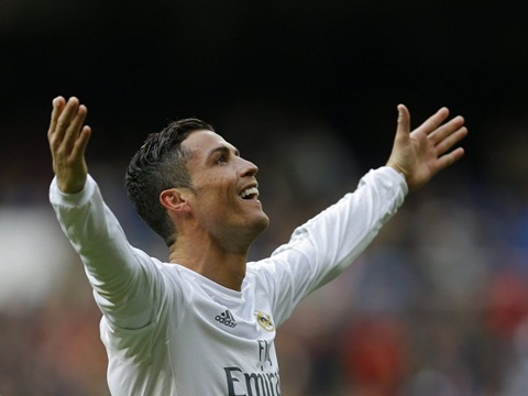  Zidane: ‘Người ta càng la ó, Ronaldo càng... đá hay’