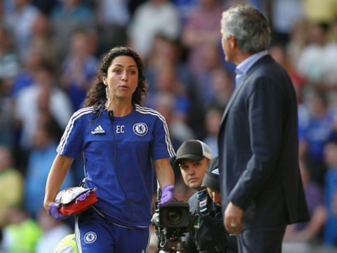 Mourinho khó đến Man United vì nữ bác sĩ Eva Carneiro