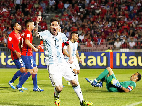 Chile 1-2 Argentina: Messi trở lại, Argentina trả nợ thành công
