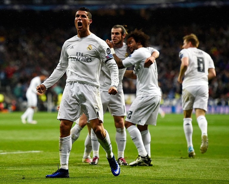 PHÂN TÍCH: Cú đá phạt của Ronaldo không hề may mắn