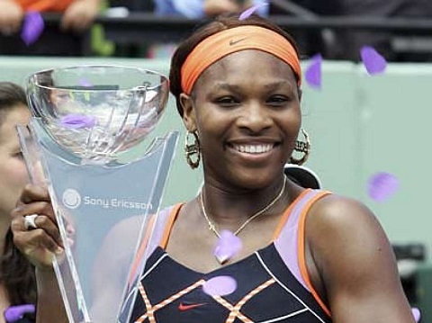 Quần vợt: Ai nói Serena chùn chân mỏi gối?