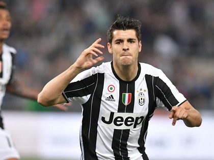 Milan 0-1 Juventus: Allegri thay người tuyệt vời, Juve lập kỷ lục mới