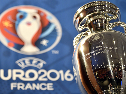 V-League với Euro: Niềm vui xen lẫn âu lo