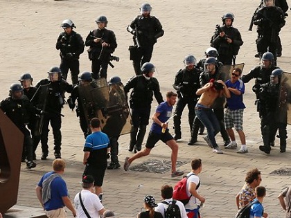 EURO 2016: Cảnh sát Pháp muốn trục xuất 50 CĐV Nga