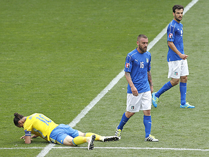 Chiến thuật & Lối chơi: Italy không hoàn hảo, nhưng...
