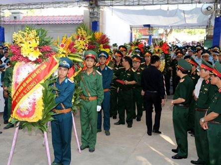 Thủ tướng cấp bằng Tổ quốc ghi công cho 10 liệt sĩ trong 2 vụ tai nạn máy bay