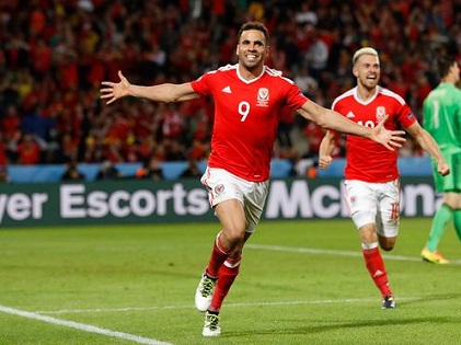 Xứ Wales và Iceland 'vớ bẫm' tiền thưởng ở EURO 2016