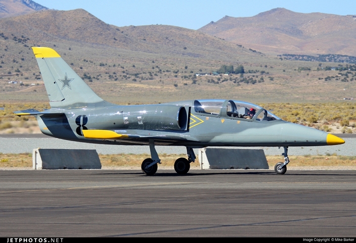 Máy bay huấn luyện L-39 có thể mang được tên lửa, rocket hoặc bom