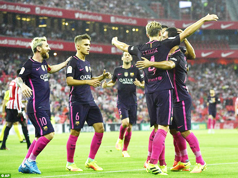 Bilbao 0-1 Barca: Rakitic tỏa sáng trong ngày Messi, Suarez tịt ngòi