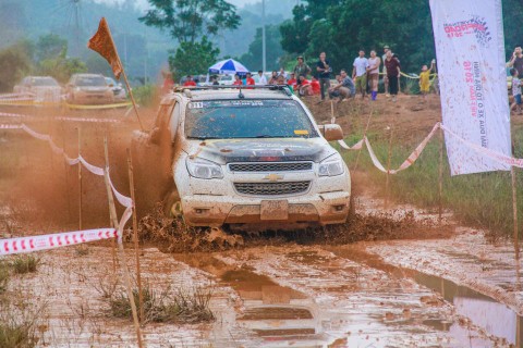 Chevrolet Colorado là Vua bán tải tại giải đua xe địa hình Vietnam Offroad Cup 2016 