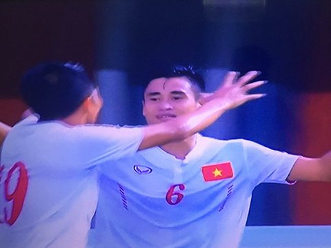 Indonesia 2-2 Việt Nam: Thắng dễ rồi thua nhanh, HLV Hữu Thắng còn 'đau đầu'