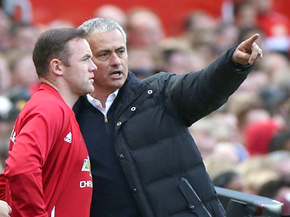 Chỉ Mourinho cứu được Rooney