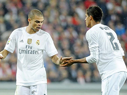 Real Madrid: Pepe và Varane đều hay, đá cặp lại dở