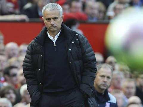 Mourinho phủ nhận... Mourinho & Man United vẫy vùng trong tuyệt vọng
