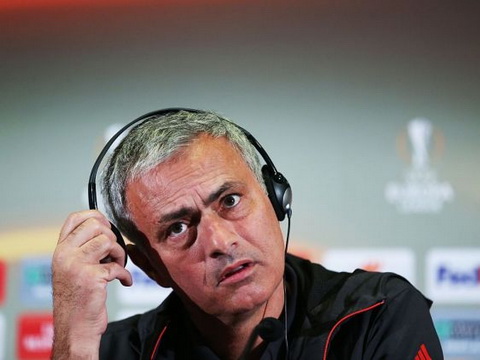 Mourinho có thể ‘tự diệt’ mình vì xử lý vấn đề ở Man United kiểu... mafia?