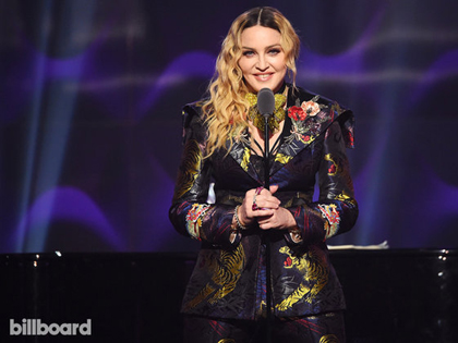 VIDEO: Madonna được Billboard vinh danh Phụ nữ của năm 2016