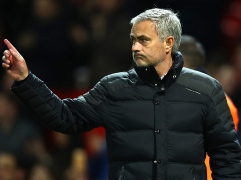 Mourinho & sự phản tác dụng của ‘chủ nghĩa quân phiệt’