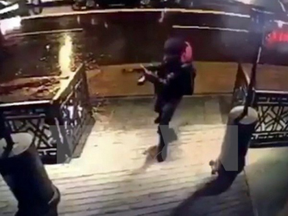 Vụ tấn công hộp đêm ở Thổ Nhĩ Kỳ: Công bố video kẻ thủ ác 'tự sướng' ở quảng trường