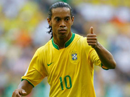 Ronaldinho chỉ ra cái tên có thể soán ngôi ‘Cầu thủ vĩ đại nhất thế giới’ của Messi