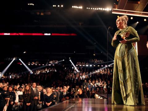 Grammy 2017: Adele thắng cả ba giải quan trọng nhất, Beyonce 'tay trắng'