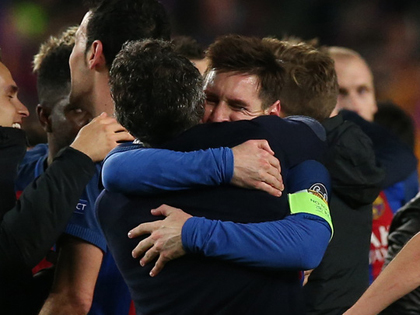 Messi và HLV Luis Enrique ăn mừng chiến thắng ‘điên cuồng’ sau cú lội ngược dòng lịch sử