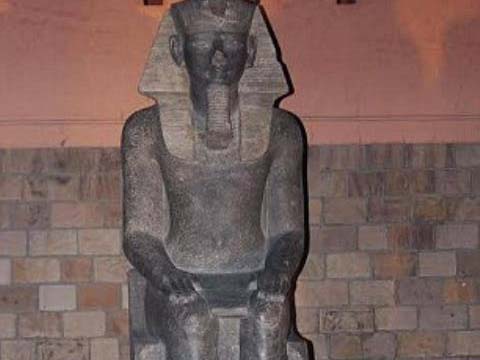 Ai Cập tìm thấy 66 bức tượng nữ thần chiến binh đầu sư tử