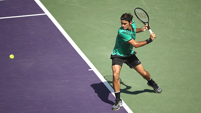Federer lợi hại hơn với những cú trái tay