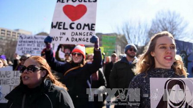 Tòa án Mỹ xem xét lệnh cấm nhập cảnh sửa đổi của Tổng thống Donald Trump