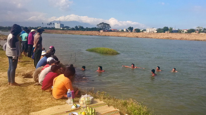 Bị đuối nước khi tắm bồn, bé gái 8 tuổi ở Hà Nội nguy kịch