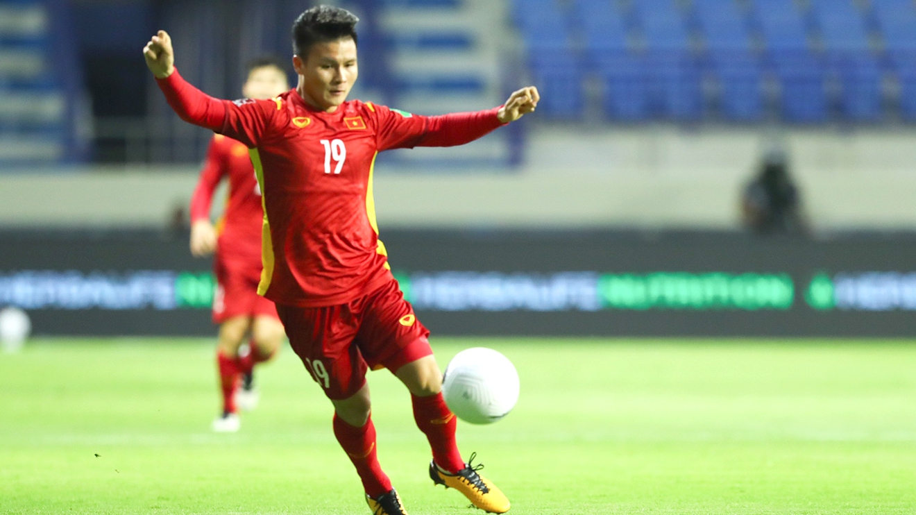 Quang Hải ra sân tại Pau và về đá AFF Cup?