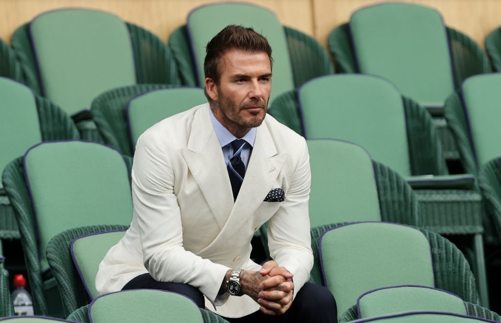 David Beckham phong độ và quyền lực ở tuổi 47: Triệu phú sắp làm “ông nội” vẫn lịch lãm như nam thần, “bỏ túi&quot; thêm hàng triệu đô nhờ World Cup 2022 - Ảnh 2.