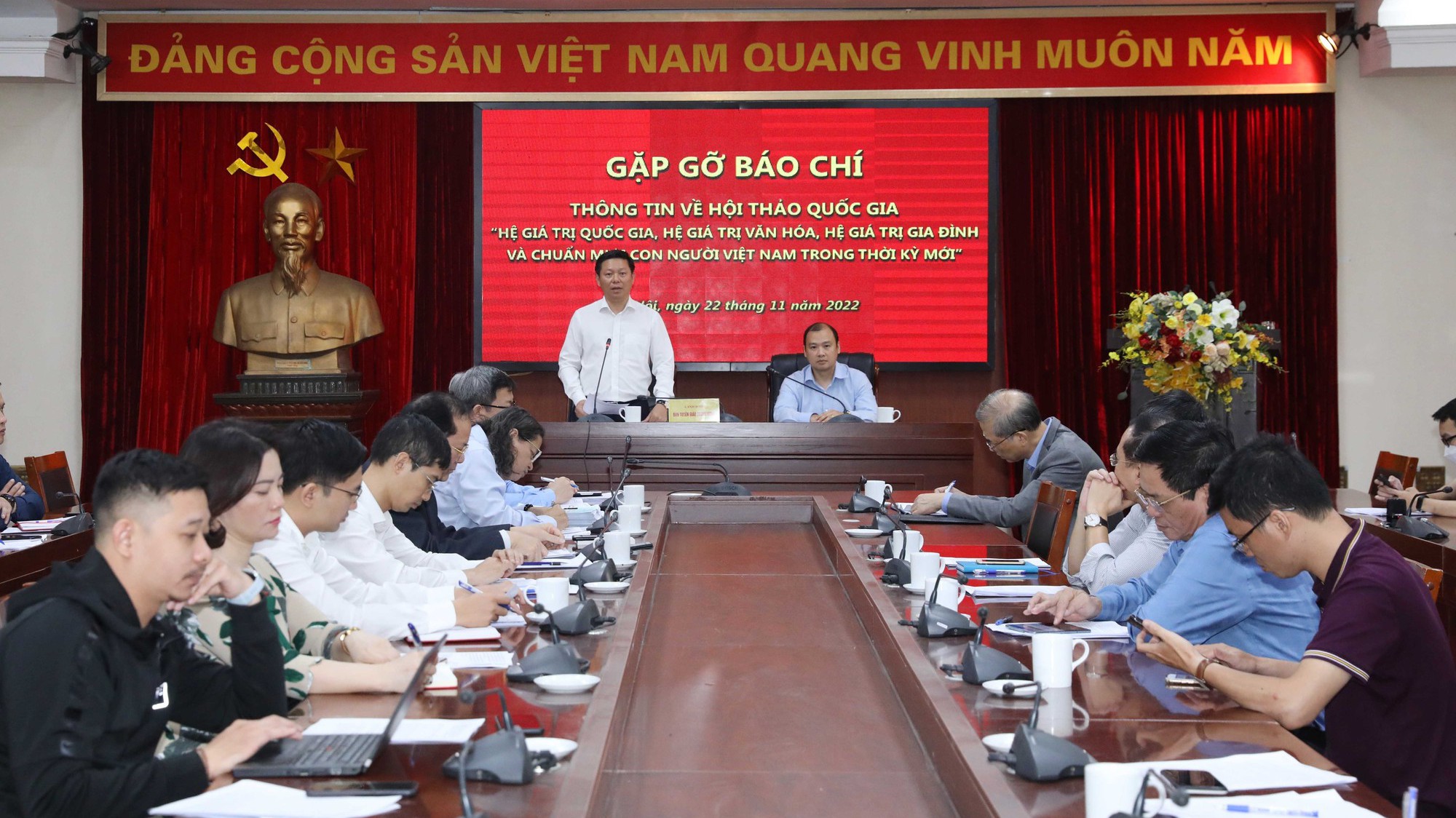 Tổ chức hội thảo quốc gia để làm rõ bốn hệ giá trị Việt Nam trong thời kỳ mới