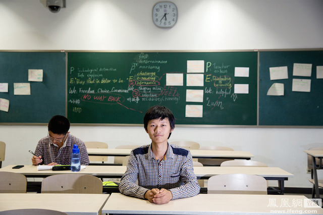Cận cảnh trường chuyên ôn thi Đại học khắc nghiệt nhất Trung Quốc: Học 17 tiếng/ngày, không được dùng điện thoại và bị giám sát từng nhất cử nhất động - Ảnh 7.