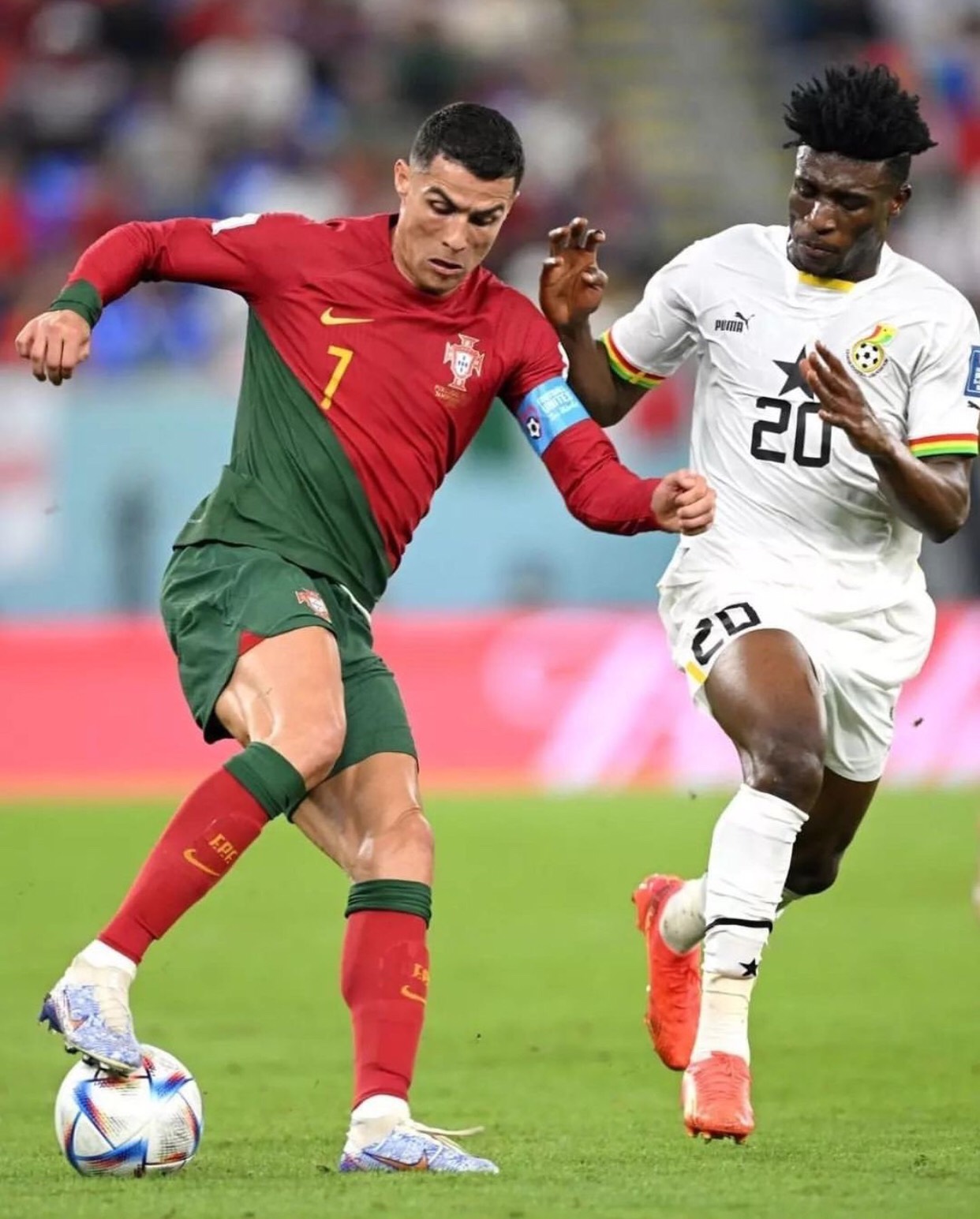 Ronaldo rơi nước mắt trong trận mở màn của Bồ Đào Nha tại World Cup - Ảnh 7.