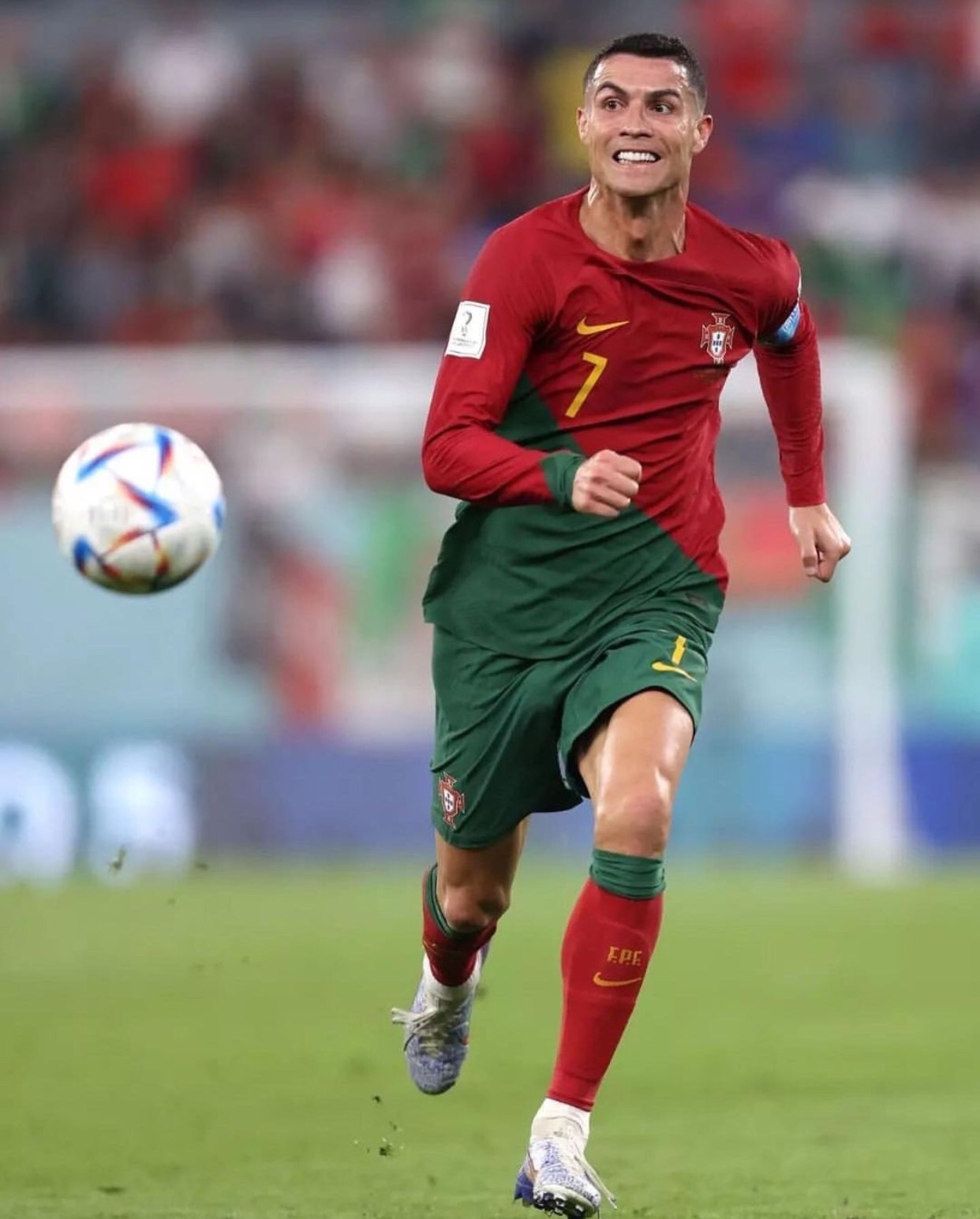 Ronaldo trở thành cầu thủ đầu tiên ghi bàn tại 5 kỳ World Cup  - Ảnh 9.