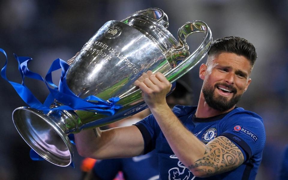 Tuổi 36 của “quý ông sân cỏ” Olivier Giroud: Lịch lãm chẳng kém David Bechkham, sở hữu những danh hiệu danh giá nhất đời cầu thủ, chỉ còn cách kỉ lục đúng 1 bàn thắng  - Ảnh 3.