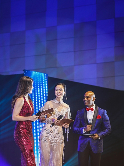 MC Quỳnh Nga gây ấn tượng trên sân khấu Chung kết Hoa hậu Du lịch Quốc tế - Ảnh 4.
