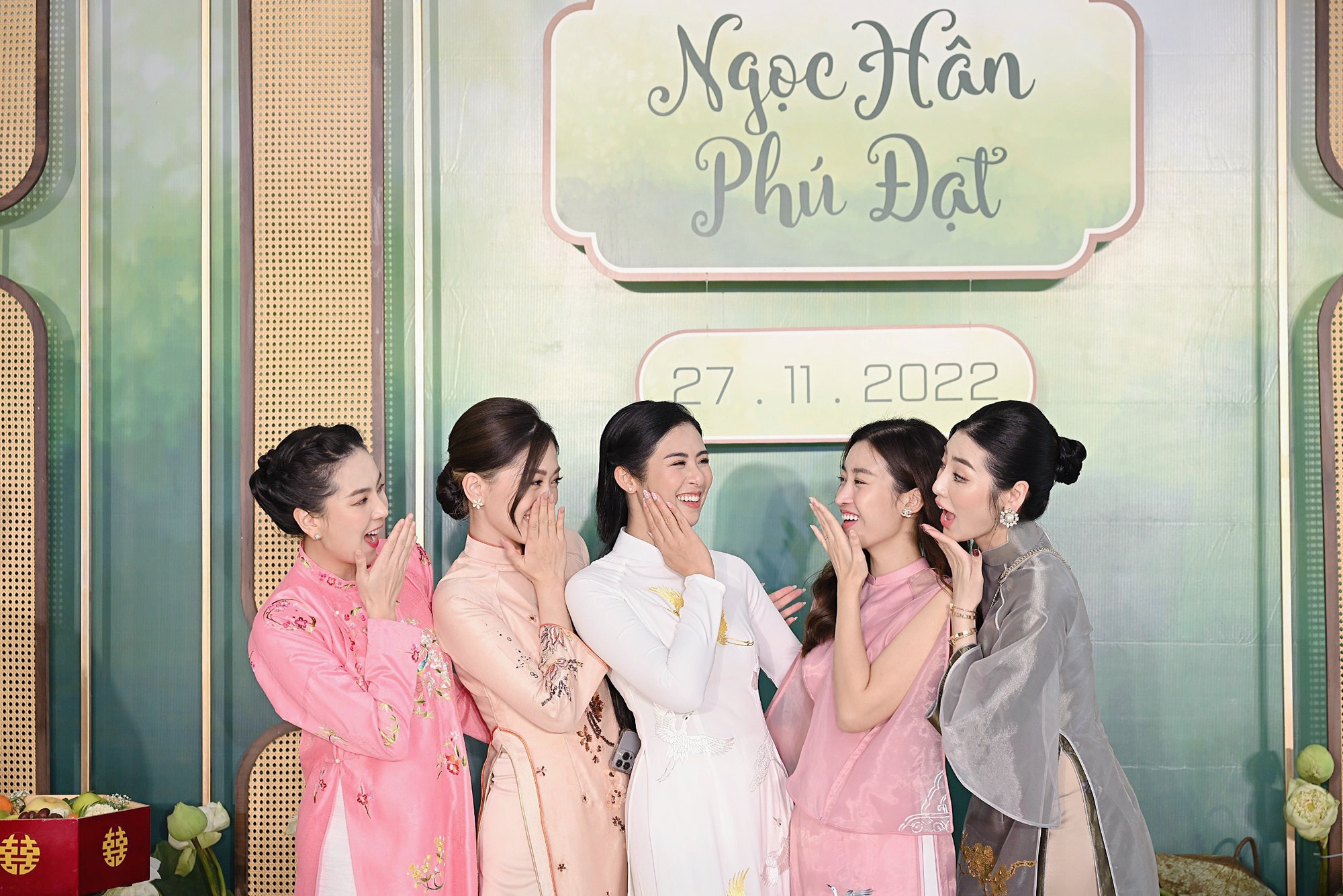 Đỗ Mỹ Linh, Dương Tú Anh cùng dàn Hoa - Á hậu rạng rỡ xuất hiện tại Lễ ăn hỏi Hoa hậu Ngọc Hân - Ảnh 5.