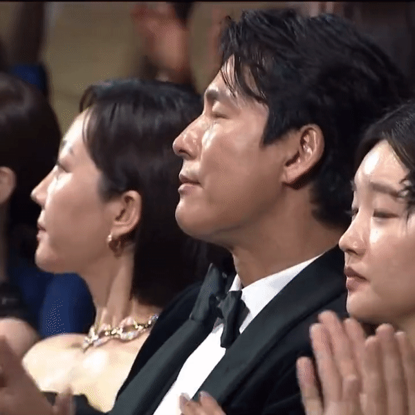 Diễn viên dành bài phát biểu nhận giải Rồng Xanh tưởng niệm nhân viên qua đời ở thảm kịch Itaewon, dàn sao xúc động - Ảnh 2.