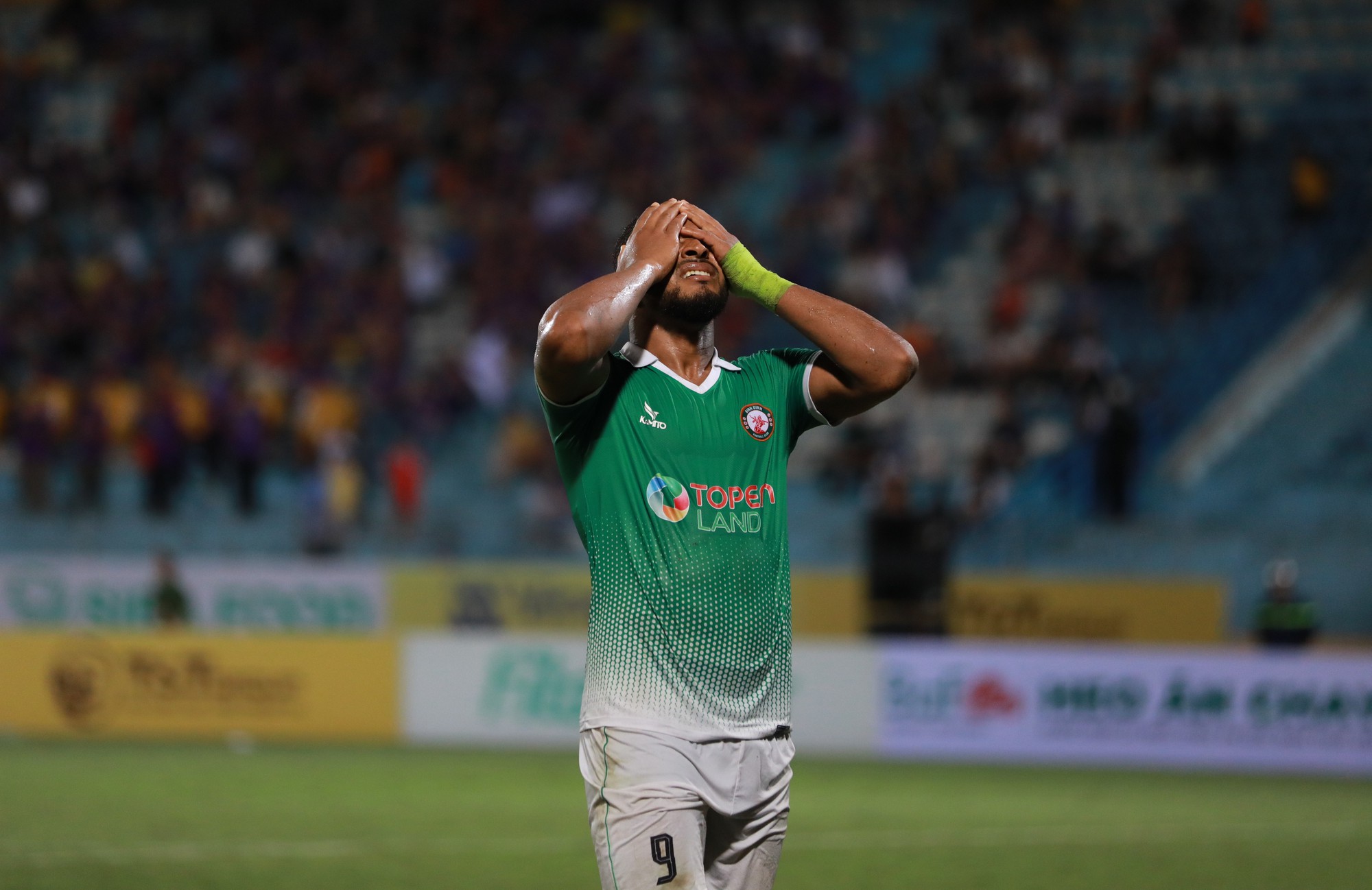 Cầu thủ Bình Định ‘rã rời’ sau thất bại tại chung kết Cup QG - Ảnh 8.