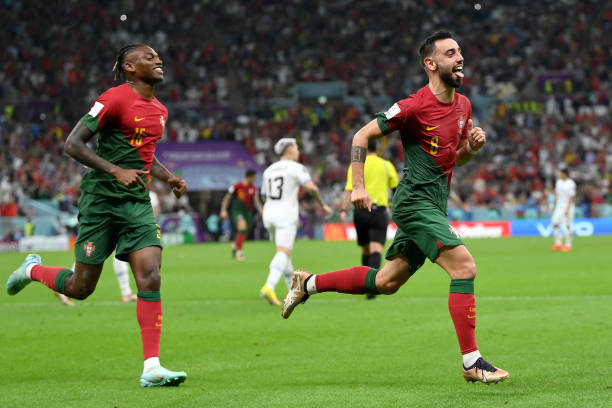 Kết quả bóng đá Bồ Đào Nha 2-0 Uruguay: Bruno Fernandes hóa người hùng, Bồ Đào Nha vào vòng 1/8 World Cup - Ảnh 1.