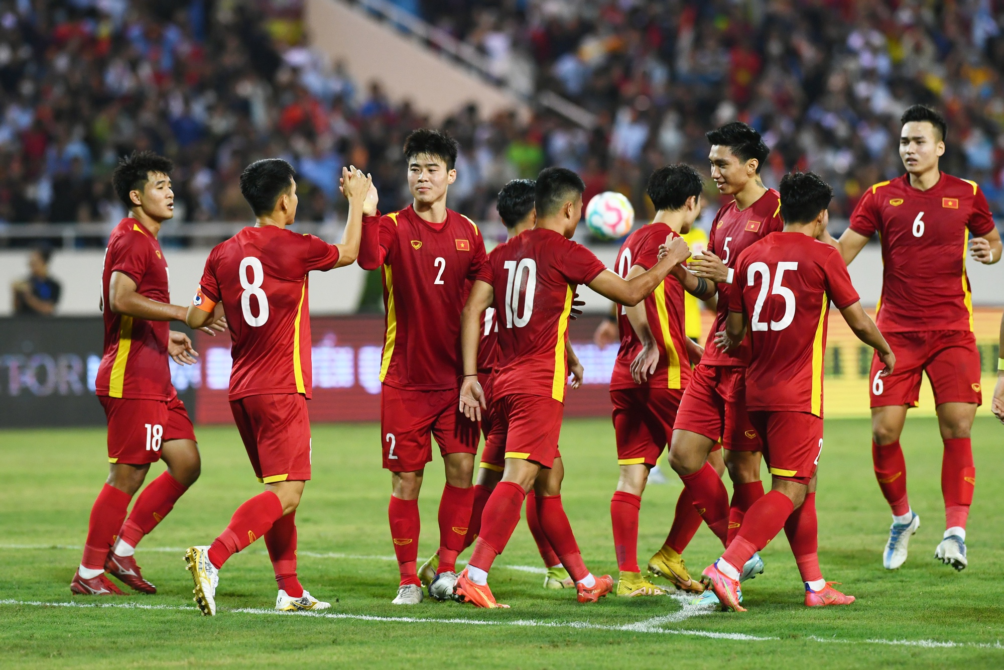 Tuấn Hải, Hùng Dũng phát hiện sự cố hy hữu hiếm có trong trận ĐT Việt Nam thắng Dortmund - Ảnh 7.