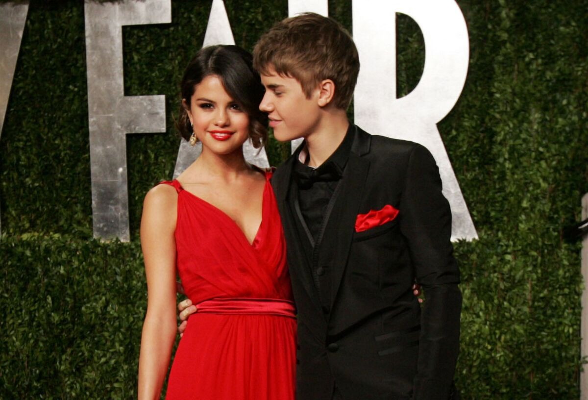 Selena Gomez gây tranh cãi ở phim tài liệu mới: Quên nhắc cô bạn hiến thận nhưng cứ réo gọi Justin Bieber! - Ảnh 10.