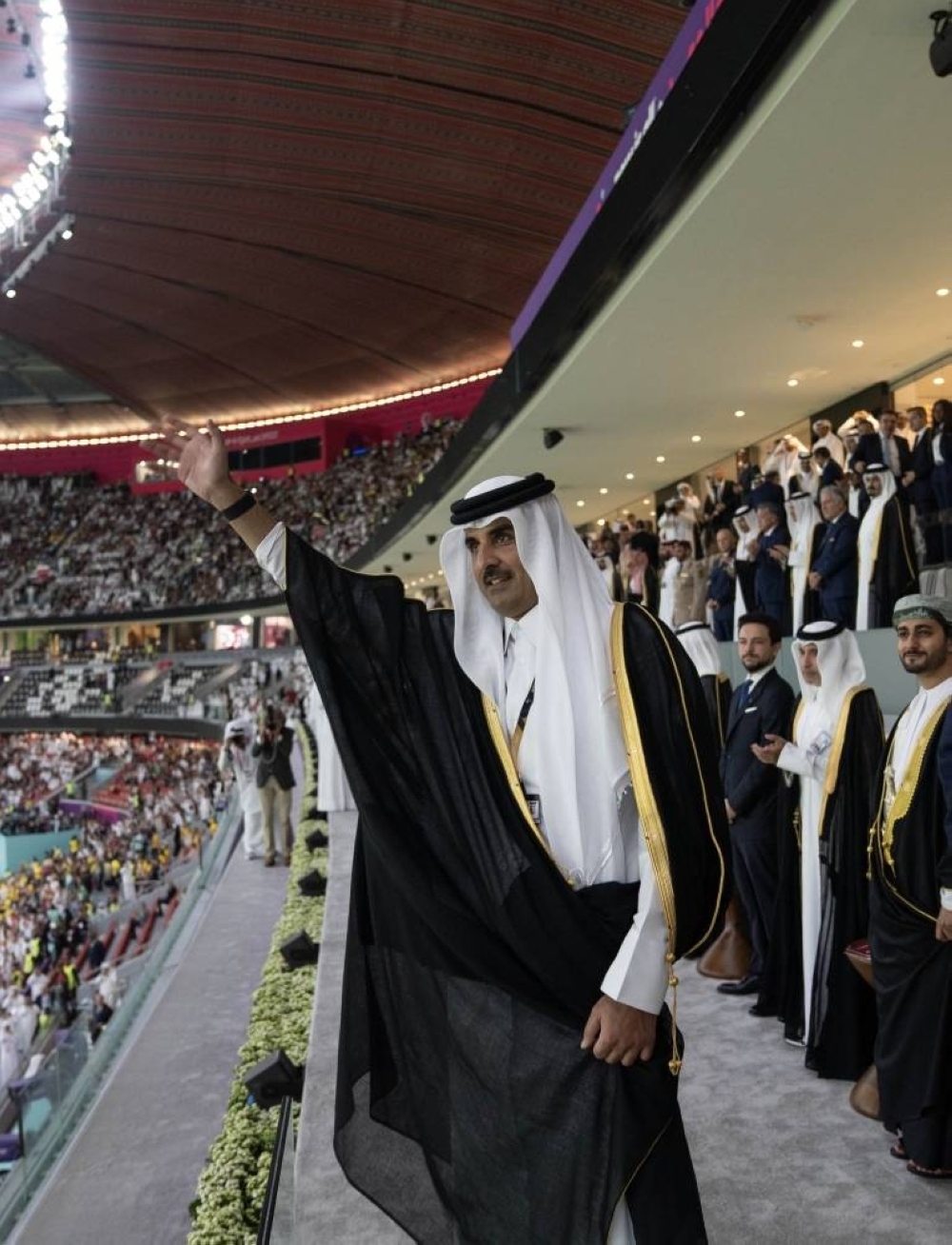 Vị vua đem World Cup 2022 về cho Qatar: Quân chủ tại vị trẻ nhất thế giới, bị “chọn” làm vua sau khi anh trai bỏ ngôi thái tử - Ảnh 7.