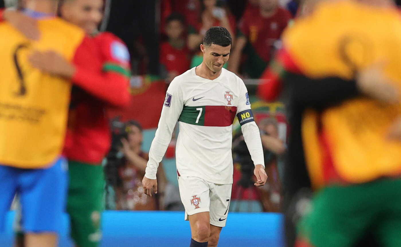 Ronaldo khóc nức nở sau khi ĐT Bồ Đào Nha bị loại ở World Cup 2022 - Ảnh 2.