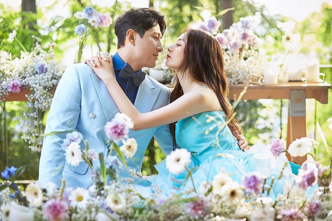 Công bố ảnh cưới độc lạ của Jiyeon (T-ara) và chồng cầu thủ: Cặp đôi cực lầy, cô dâu nữ thần như chụp bìa album - Ảnh 3.