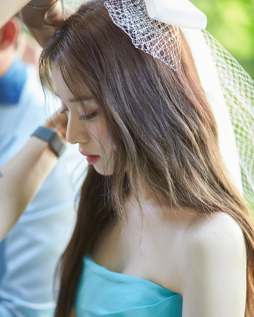 Công bố ảnh cưới độc lạ của Jiyeon (T-ara) và chồng cầu thủ: Cặp đôi cực lầy, cô dâu nữ thần như chụp bìa album - Ảnh 9.