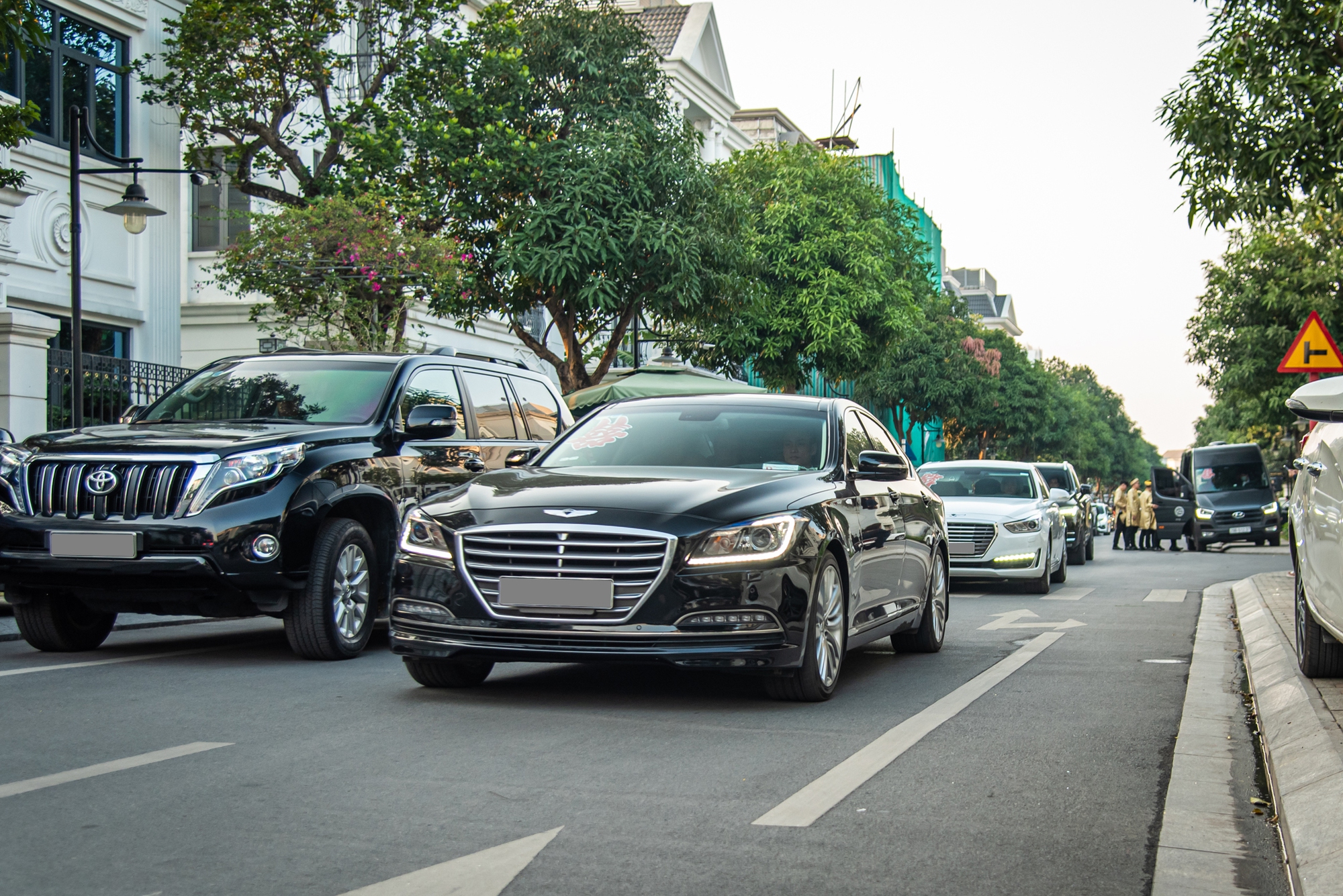 Dàn xe Genesis cực khủng 'nối đuôi' tại Hà Nội: Có cả G90 2022 và Hyundai Elantra N lần đầu tiên lộ diện công khai - Ảnh 7.