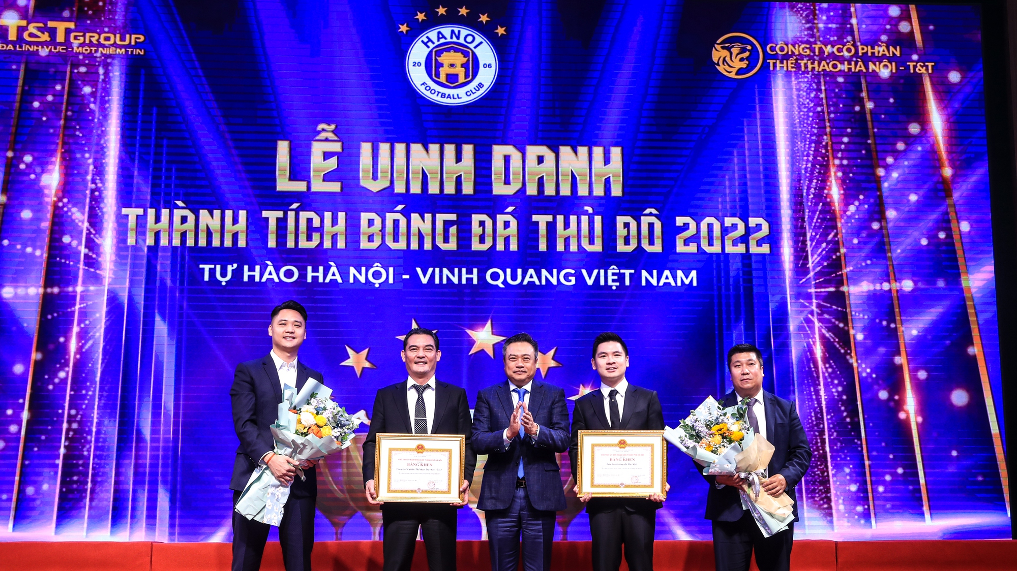 CLB Hà Nội thay logo sau chức vô địch V League thứ 6