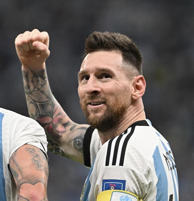 2 cặp đôi vỡ oà khi xem World Cup trực tiếp tại sân, Mỹ Tâm cùng dàn sao hò reo: 'Messi mãi đỉnh!' - Ảnh 11.